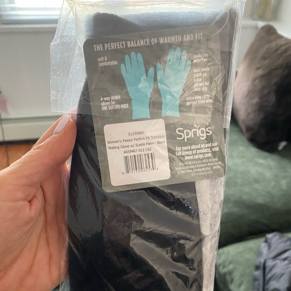 New black gloves